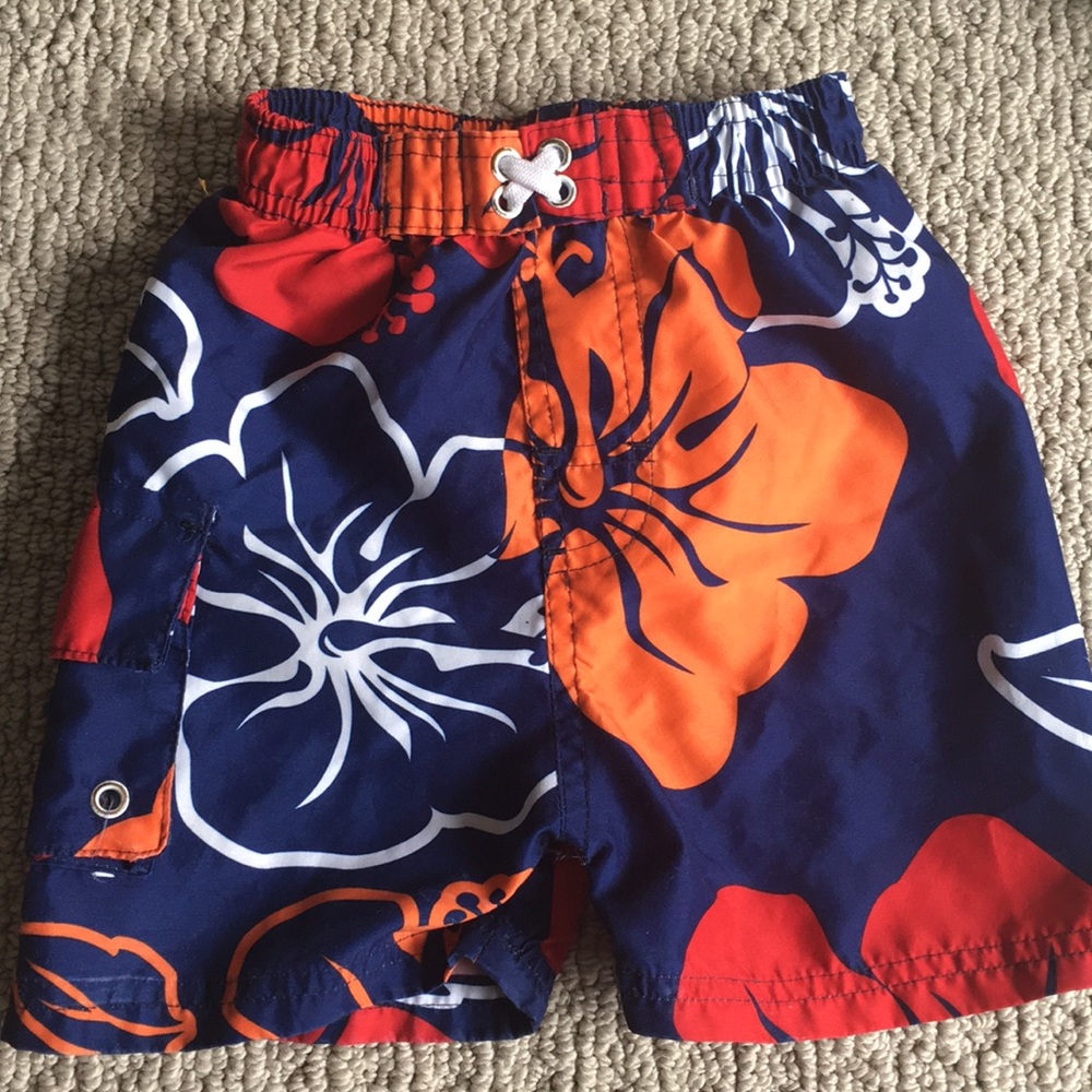 18 M Tropical Swim Trunks ☀️